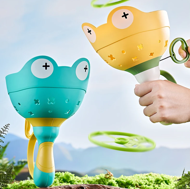 Zabawka – wirujący śmigłowiec z napędem na sznurek